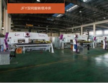 点亮商业空间 金属铝板与照明灯具在现代装饰中的协同设计
